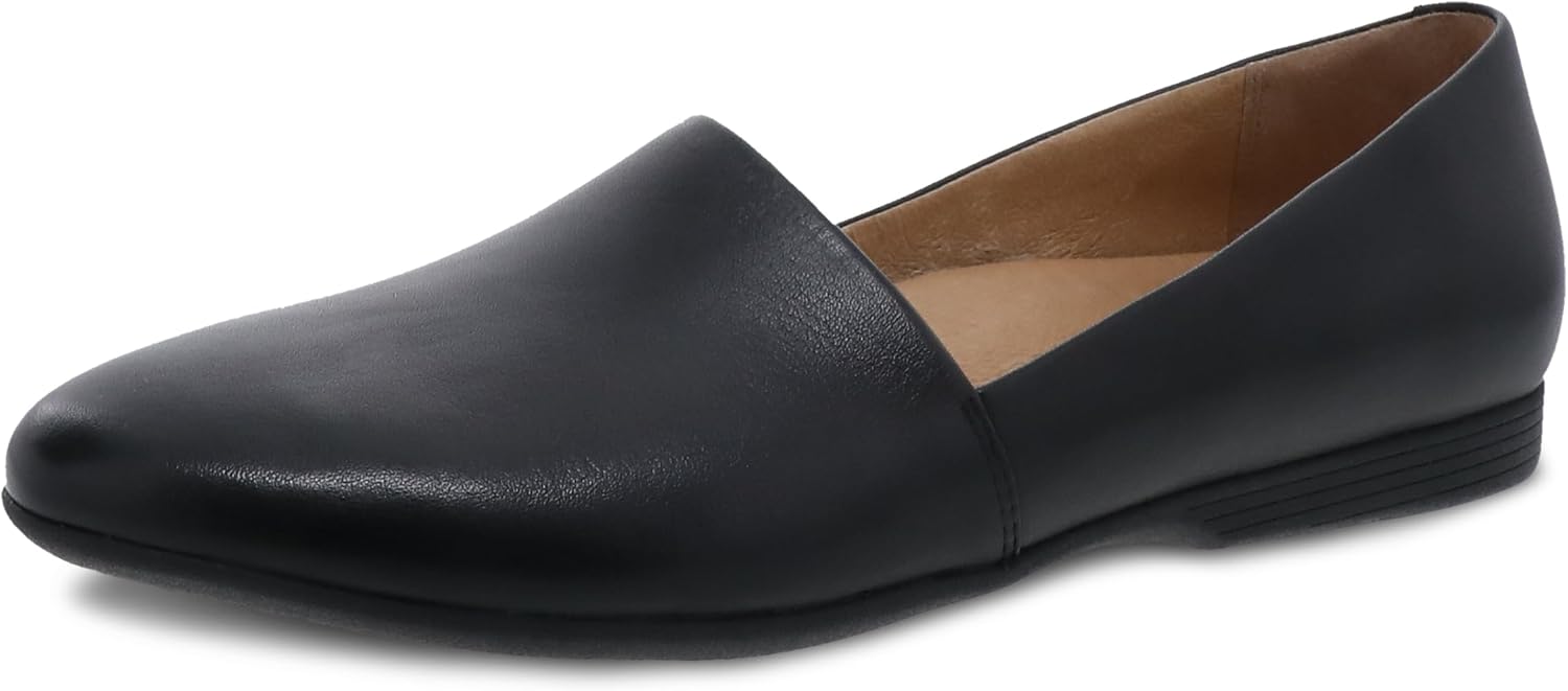 Neutral slip-on flat shoes with arch support and lightweight rubber outsole, designed for work and casual wear โ front