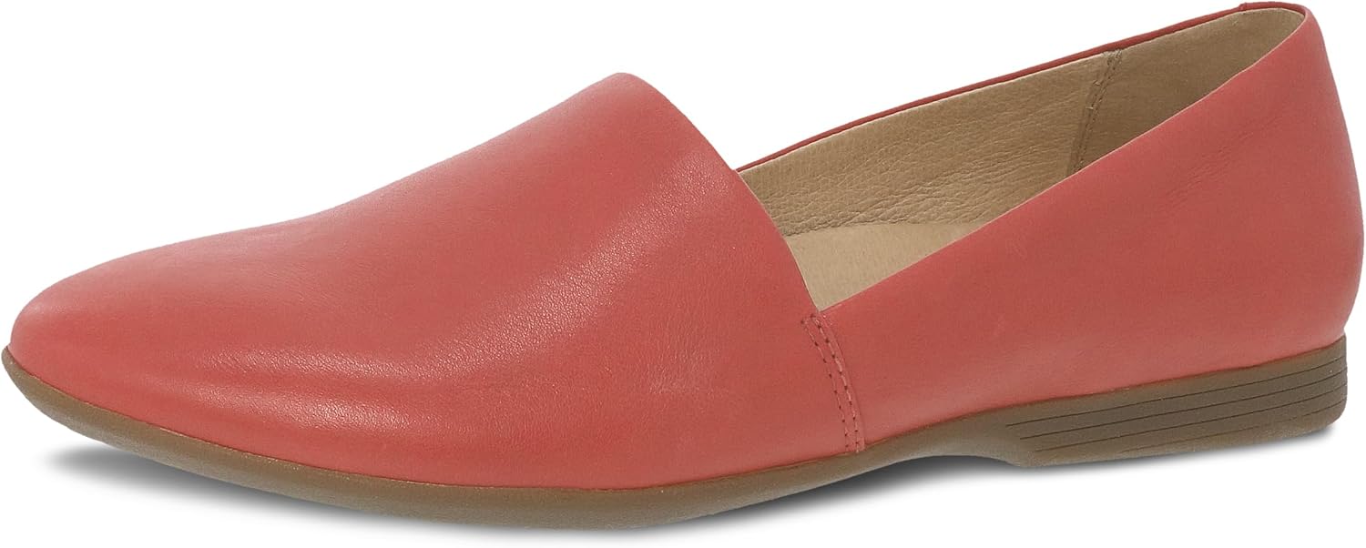Neutral slip-on flat shoes with arch support and lightweight rubber outsole, designed for work and casual wear — view 5